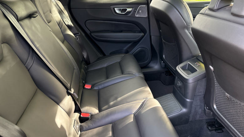 Volvo XC60 2.0 T8 [455] PHEV Ultra Dark 5dr AWD Geartronic Estate